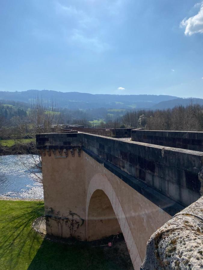 Au Pont D'Olt Hotel Saint-Côme-dʼOlt Eksteriør billede
