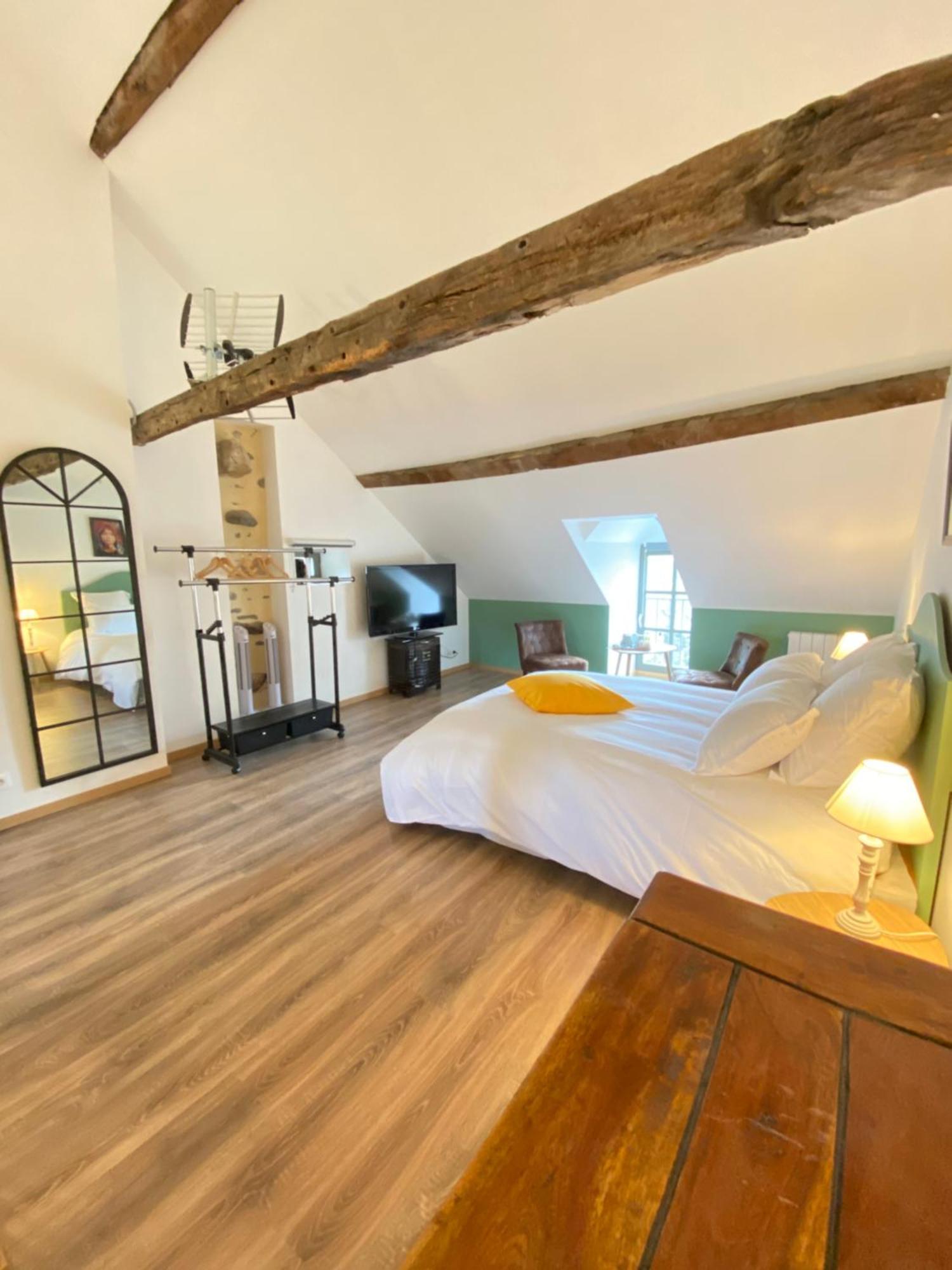 Au Pont D'Olt Hotel Saint-Côme-dʼOlt Værelse billede