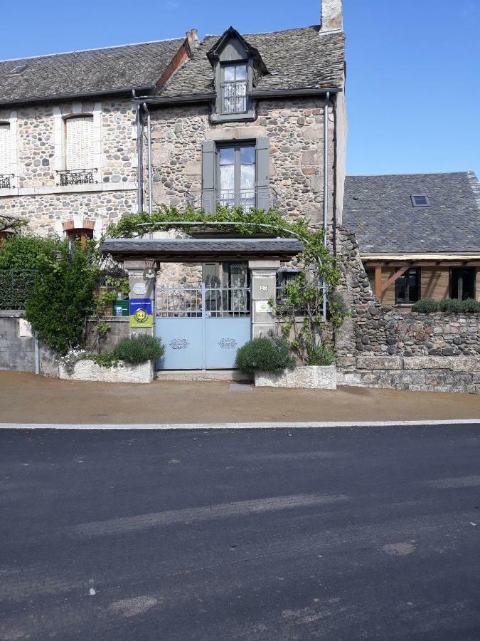 Au Pont D'Olt Hotel Saint-Côme-dʼOlt Eksteriør billede